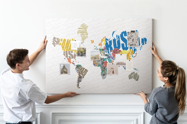 Kurkbord wereldkaart met landnamen