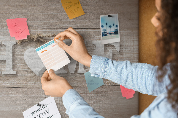 Kurkbord stijlvol met HOME-opschrift en hartje