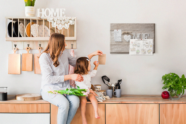 Kurkbord stijlvol met HOME-opschrift en hartje