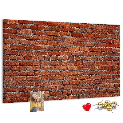 Kurk prikbord met een print van een bakstenen muur in warme tinten