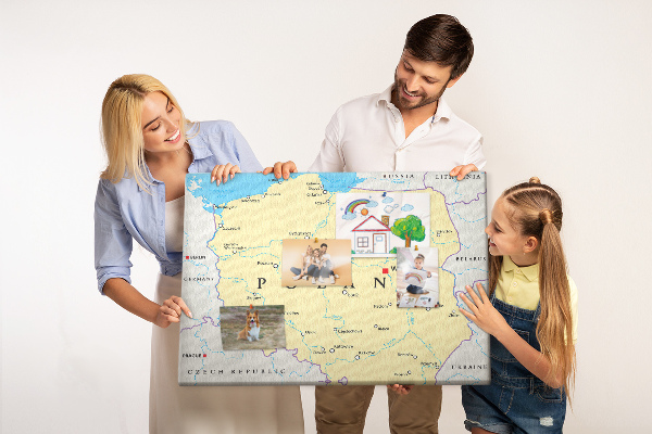 Kurkbord kaart van Polen met aanduiding van Warschau