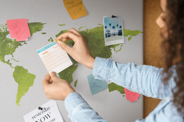 Kurkbord wereldkaart in aquarel-stijl