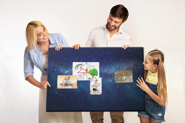 Prikbord met een kosmische ruimte en fonkelende sterren