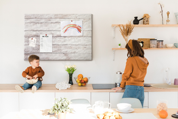Prikbord rustieke plank met slijtageplekken
