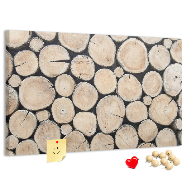 Kurkbord met natuurlijke houten cirkels als achtergrond