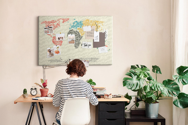 Wereldkaart prikbord met een ontwerp in woorden en kleuren