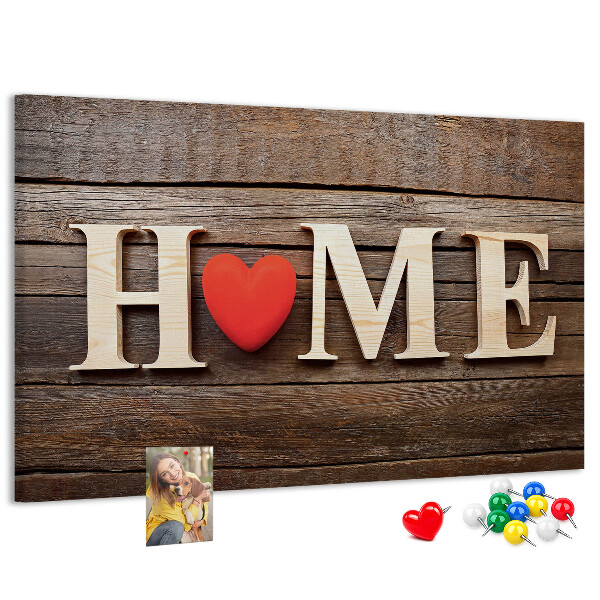 Kurk prikbord houten letters met een hart op de achtergrond