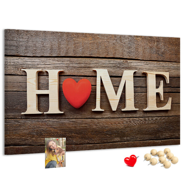 Kurk prikbord houten letters met een hart op de achtergrond
