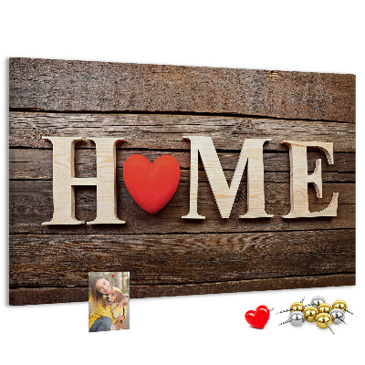 Kurk prikbord houten letters met een hart op de achtergrond