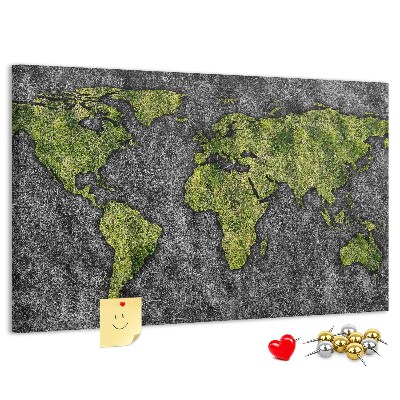 Kurkbord met een groene wereldkaart op een grijze achtergrond
