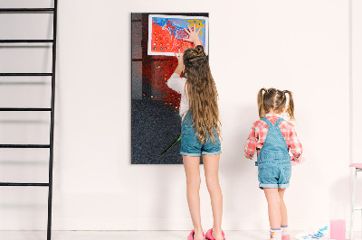 Decoratief glazen wandbord beschrijfbaar en magnetisch Een creatieve plek voor herinneringen en foto's