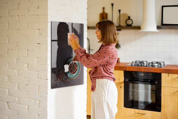 Decoratief glazen wandbord beschrijfbaar en magnetisch Een knusse plek voor herinneringen en aantekeningen.