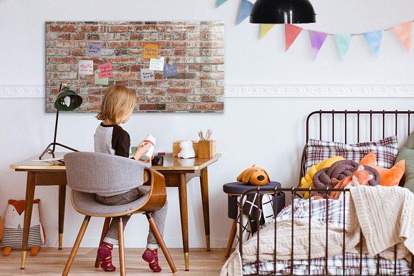 Memobord van glas met print inclusief neodymium magneten Fotobord op een bakstenen muur