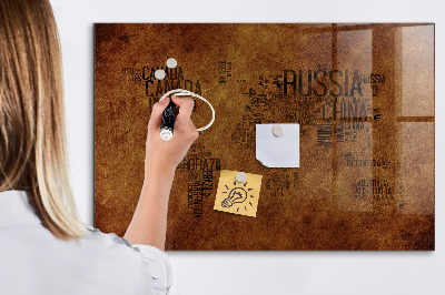 Decoratief glazen wandbord beschrijfbaar en magnetisch Een wereldkaart met persoonlijke herinneringen.