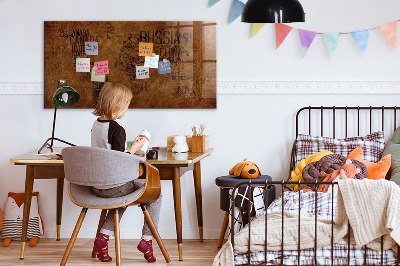 Decoratief glazen wandbord beschrijfbaar en magnetisch Een wereldkaart met persoonlijke herinneringen.