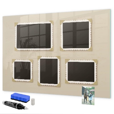 Decoratief glazen wandbord beschrijfbaar en magnetisch Een creatieve ruimte voor het creëren van mooie familieherinneringen.