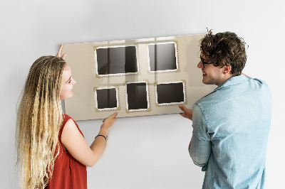 Decoratief glazen wandbord beschrijfbaar en magnetisch Een creatieve ruimte voor het creëren van mooie familieherinneringen.