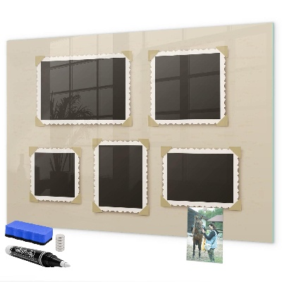 Decoratief glazen wandbord beschrijfbaar en magnetisch Een creatieve ruimte voor het creëren van mooie familieherinneringen.