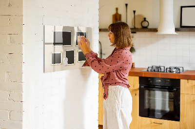 Decoratief glazen wandbord beschrijfbaar en magnetisch Een creatieve ruimte voor het creëren van mooie familieherinneringen.
