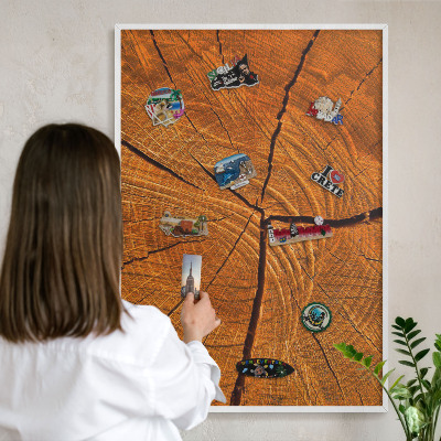Magnetisch bord van metaal in een witte lijst Houtnerf