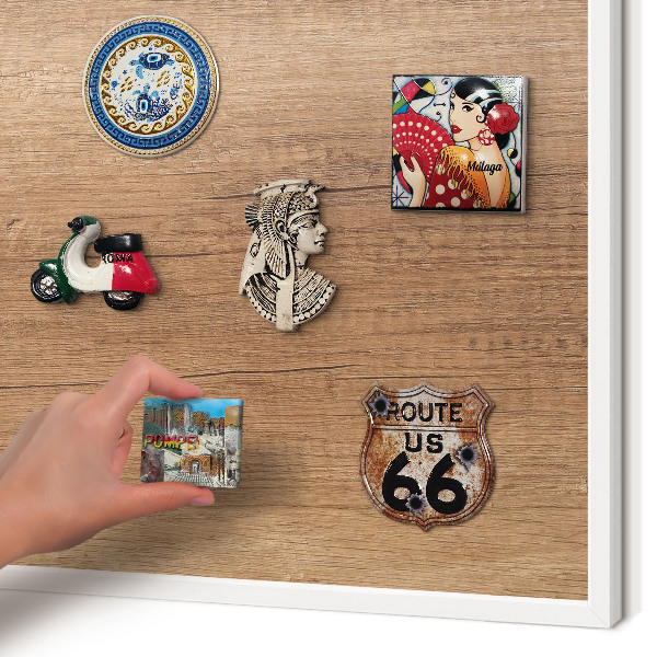 Magnetisch bord van metaal in een witte lijst Houtstructuur