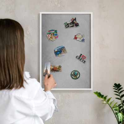 Magnetisch bord van metaal in een witte lijst Zilveren mist
