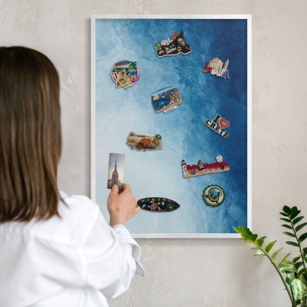 Magnetisch bord van metaal in een witte lijst Blauwe abstracties