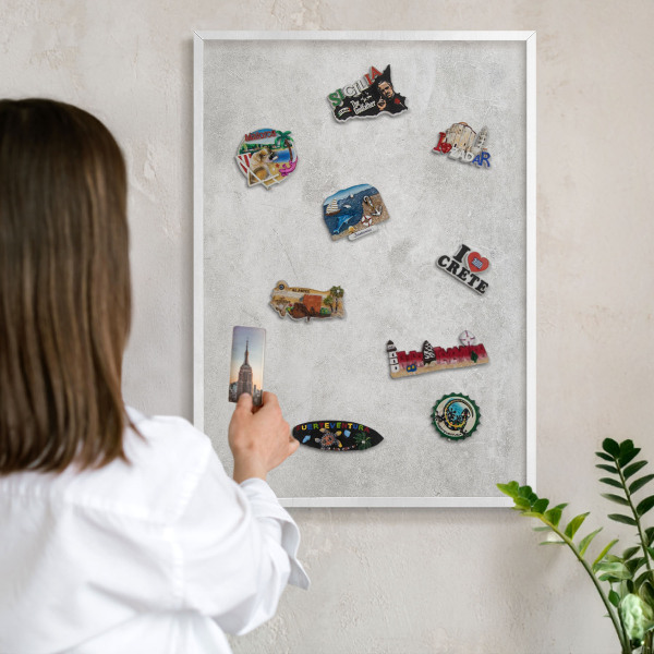 Magnetisch bord van metaal in een witte lijst Grijze elegantie