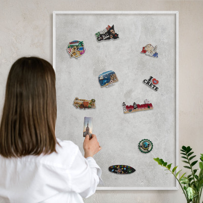 Magnetisch bord van metaal in een witte lijst Grijze elegantie