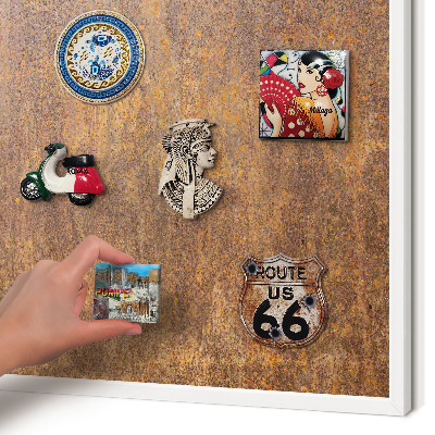 Magnetisch bord van metaal in een witte lijst Roestige elegantie