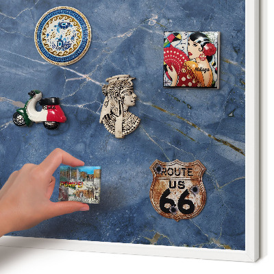 Magnetisch bord van metaal in een witte lijst Marmeren elegantie