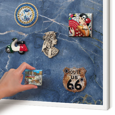 Magnetisch bord van metaal in een witte lijst Marmeren elegantie