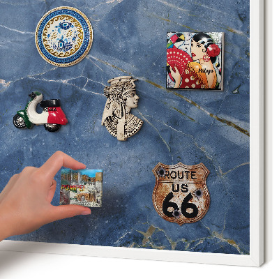 Magnetisch bord van metaal in een witte lijst Marmeren elegantie