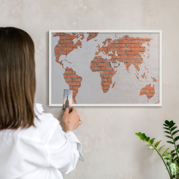 Magnetisch bord van metaal in een witte lijst Bakstenen plattegrond
