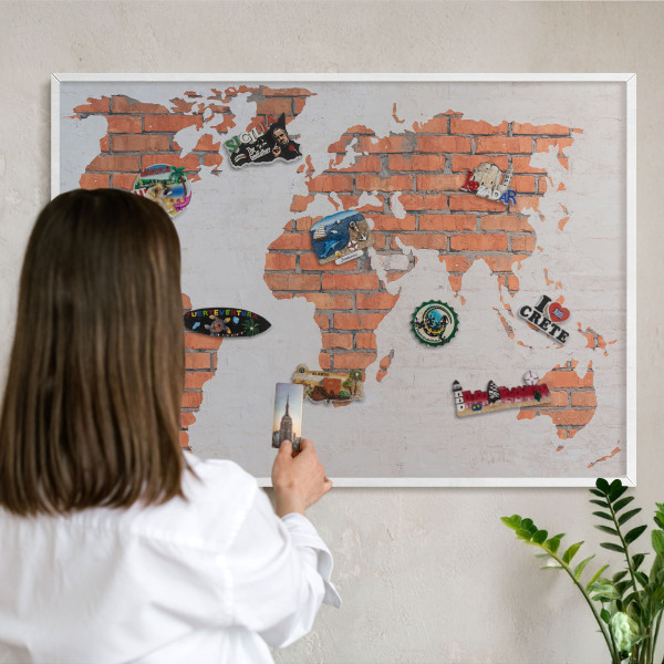 Magnetisch bord van metaal in een witte lijst Bakstenen plattegrond