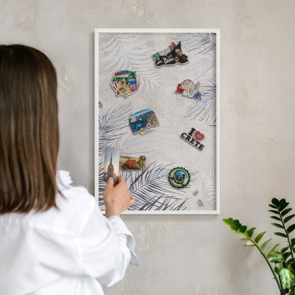 Magnetisch bord van metaal in een witte lijst Bladrijke elegantie