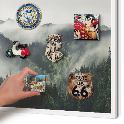 Magnetisch bord voor de muur met witte lijst Groene bergen
