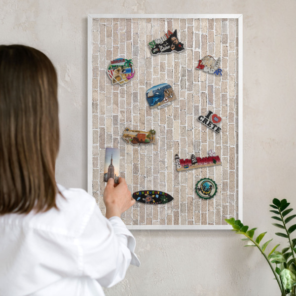 Magnetisch bord van metaal in een witte lijst Baksteenpatroon