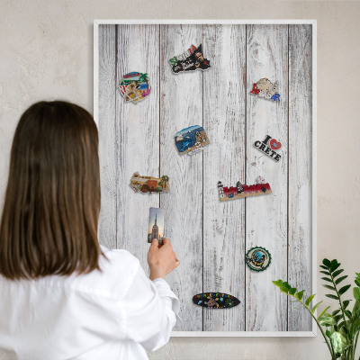 Magnetisch bord van metaal in een witte lijst Rustiek hout