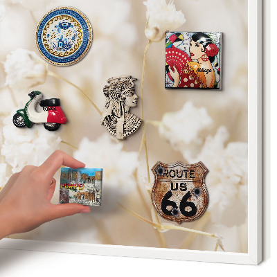 Magnetisch bord voor de muur met witte lijst Beige bloemen