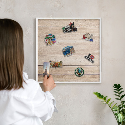 Magnetisch bord voor de muur met witte lijst Houten planken