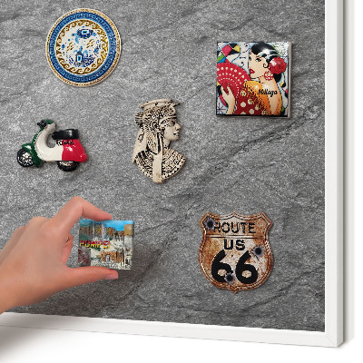 Magnetisch bord van metaal in een witte lijst Grijze steen