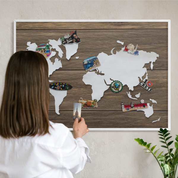 Magnetisch bord van metaal in een witte lijst Houten kaart