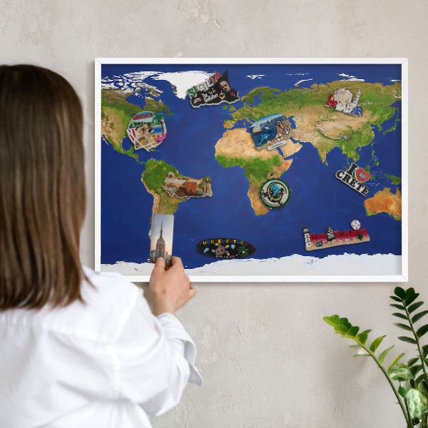 Magnetisch bord voor de muur met witte lijst De wereld in kaart brengen