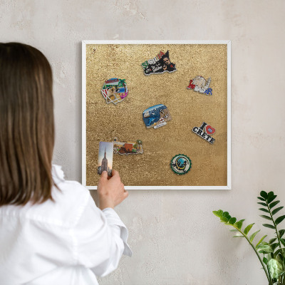 Magnetisch bord voor de muur met witte lijst Gele textuur