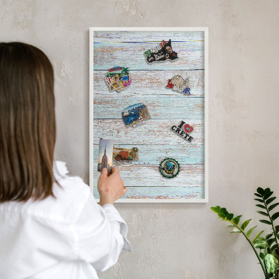 Magnetisch bord van metaal in een witte lijst Rustieke planken