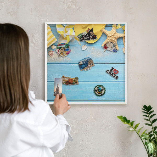Magnetisch bord van metaal in een witte lijst Strandsfeer