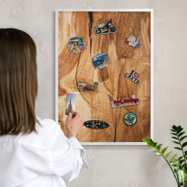 Magnetisch bord van metaal in een witte lijst Natuurlijk hout