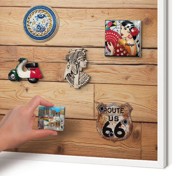 Magnetisch bord van metaal in een witte lijst Houten planken