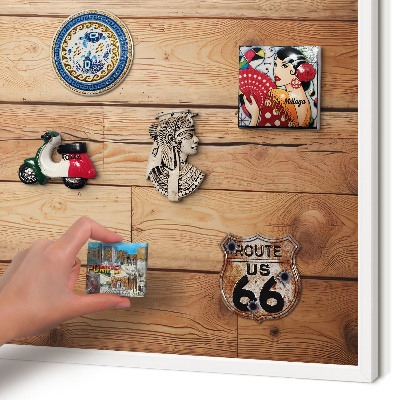 Magnetisch bord van metaal in een witte lijst Houten planken